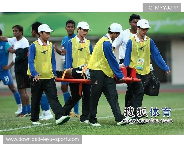 担架入场规则详解：何时允许裁判暂停比赛申请？