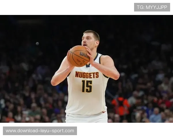 戴维斯强化低位单打 与约基奇拉开内线效率差异