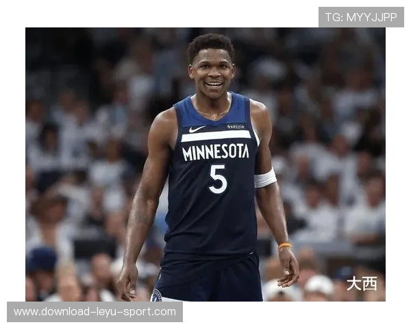 爱德华兹连续关键突破拉开差距 提升球队季后赛进攻效率